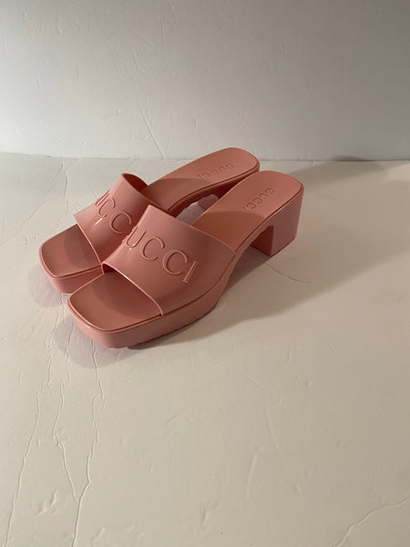 Gucci logo embossed sandals Size: 39 US 9