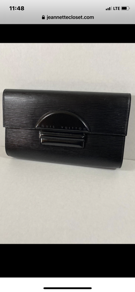 Authentic LOUIS VUITTON BLACK ÉPI CLUTCH