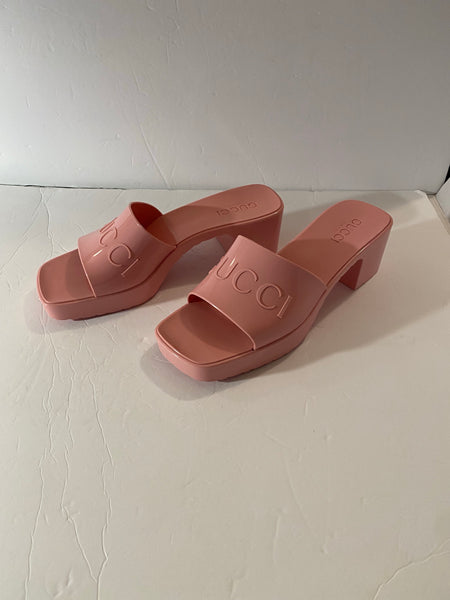 Gucci logo embossed sandals Size: 39 US 9