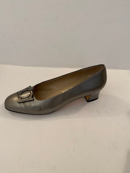 Salvatore Ferragamo Grey Leather Pumps